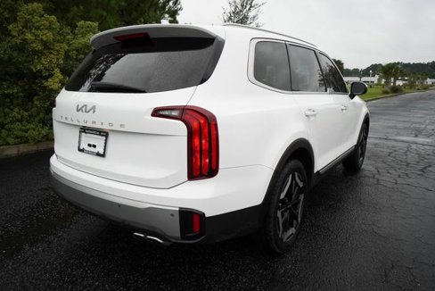 Used 2023 Kia Telluride S w/ S Sunroof Package image 3
