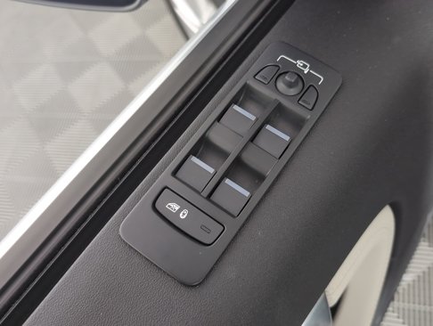 Used 2022 Land Rover Discovery Sport S R-Dynamic image 14