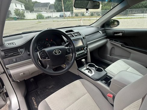 Used 2012 Toyota Camry L image 16