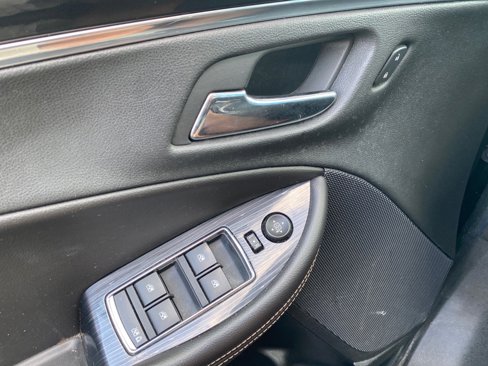 Used 2016 Chevrolet Impala LT image 11