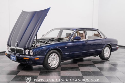 Used 1999 Jaguar XJ8 image 33