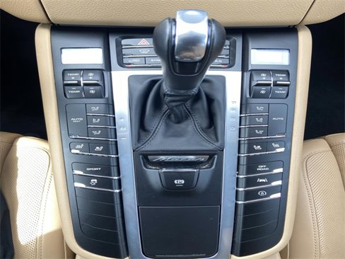 Used 2018 Porsche Macan image 18