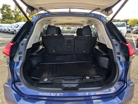 Used 2017 Nissan Rogue SV w/ SV Premium Package image 12