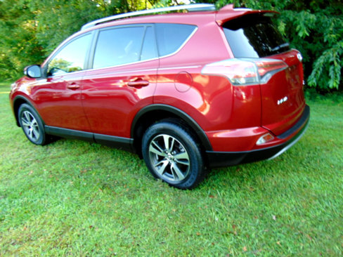 Used 2018 Toyota RAV4 XLE image 43