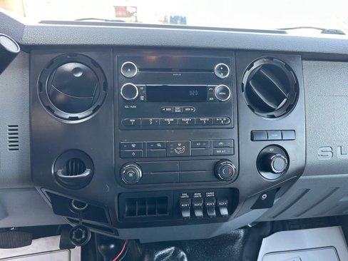 Used 2015 Ford F550 4x4 Crew Cab Super Duty image 15