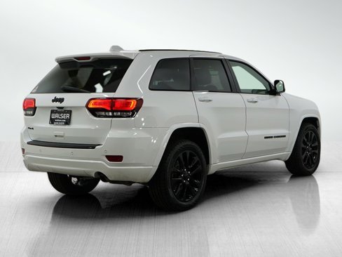 Used 2018 Jeep Grand Cherokee Altitude image 5