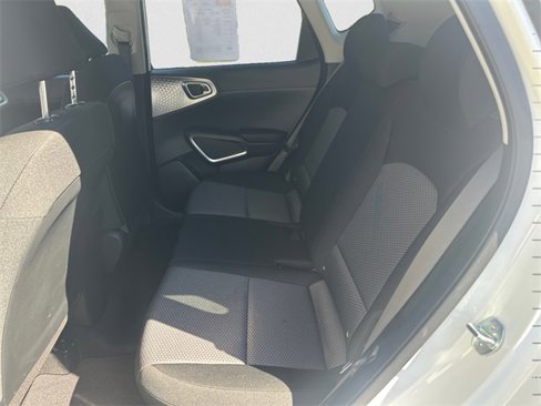 Used 2023 Kia Soul LX image 13