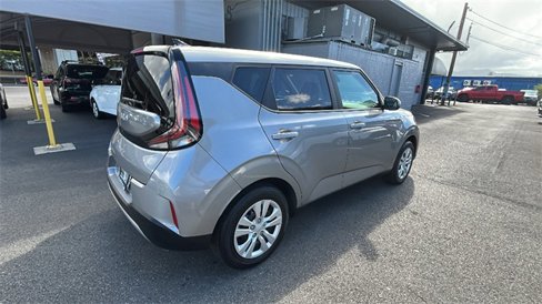 Used 2023 Kia Soul LX image 5