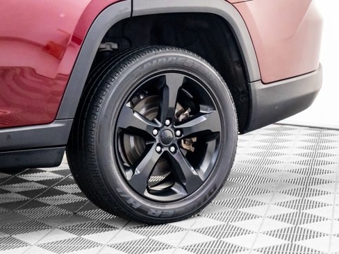 Used 2022 Jeep Grand Cherokee L Laredo image 32