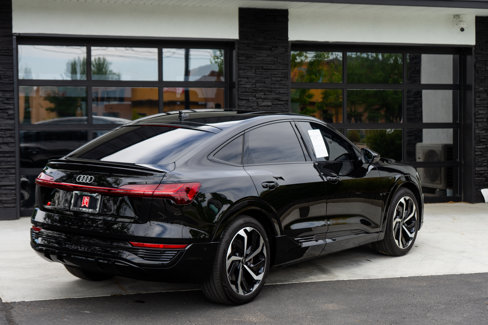 Used 2024 Audi Q8 e-tron Prestige w/ Prestige Package image 11
