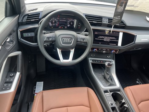 New 2025 Audi Q3 2.0T Premium image 7