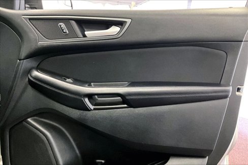 Used 2016 Ford Edge SE image 24