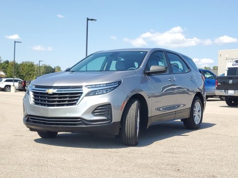 Used 2024 Chevrolet Equinox LS w/ Driver Confidence II Package image 4