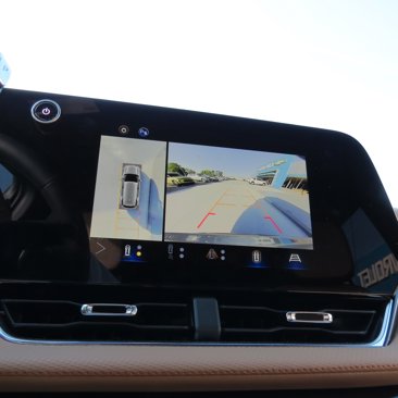 Used 2025 Chevrolet Equinox ACTIV w/ Safety and Technology Package image 24