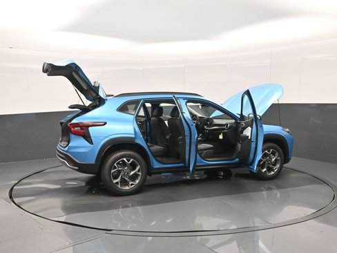 New 2025 Chevrolet Trax LT w/ Driver Confidence Package image 29