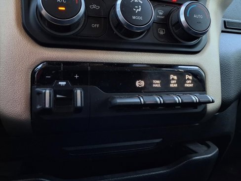 Used 2019 RAM 2500 Laramie image 15