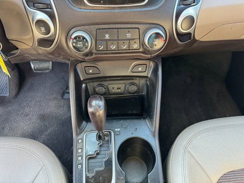 Used 2013 Hyundai Tucson GLS image 32