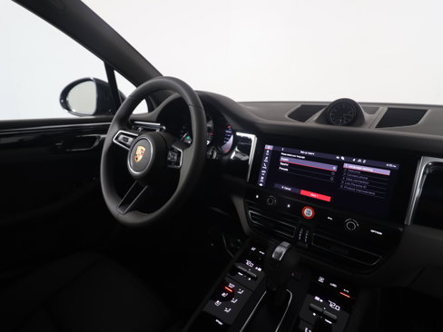 New 2025 Porsche Macan image 12