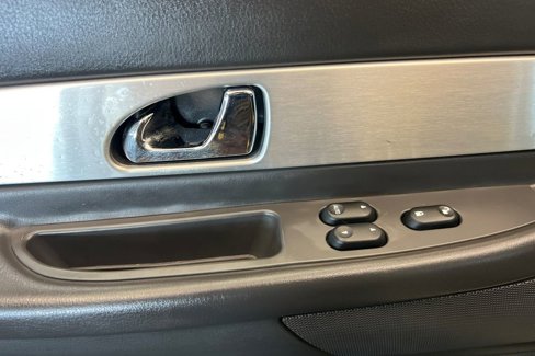 Used 2002 Ford Thunderbird image 11