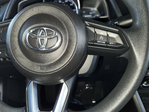 Used 2020 Toyota Yaris LE image 23