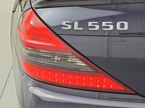 Used 2009 Mercedes-Benz SL 550 image 32