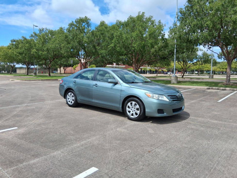 Used 2011 Toyota Camry LE image 8