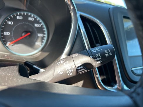 Used 2018 Chevrolet Equinox LT image 17