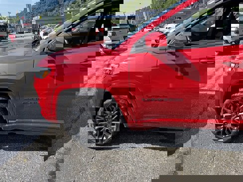 Used 2022 Jeep Compass Limited image 11
