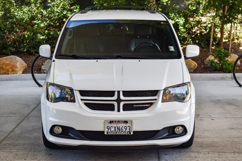 Used 2019 Dodge Grand Caravan GT image 2