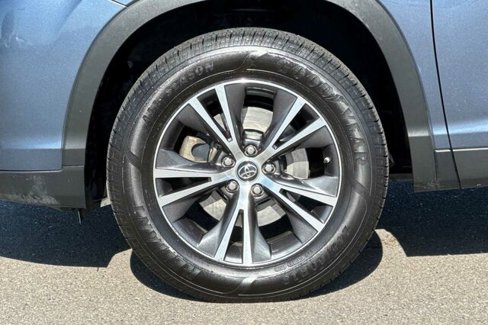 Used 2019 Toyota Highlander LE image 25