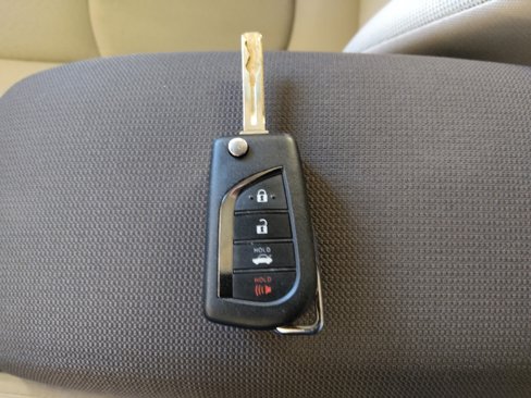 Used 2022 Toyota Corolla LE image 32