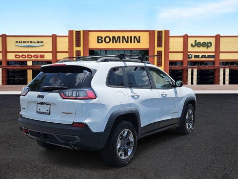 Used 2019 Jeep Cherokee Trailhawk w/ Cold Weather Group image 3