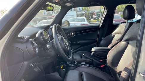 Used 2015 MINI Cooper 4-Door Hardtop image 9