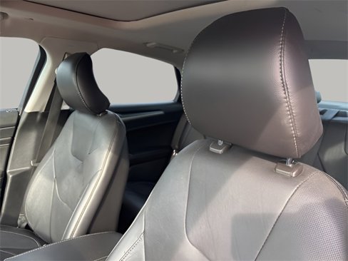Used 2015 Ford Fusion Energi Titanium w/ Driver Assist Package image 7
