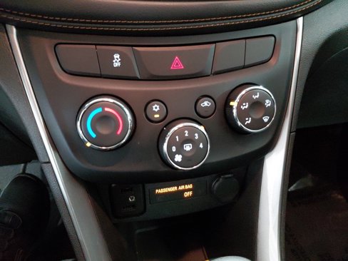 Certified 2020 Chevrolet Trax LT w/ LT Convenience Package image 24
