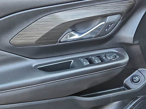Certified 2022 GMC Terrain SLE w/ Driver Convenience Package image 12