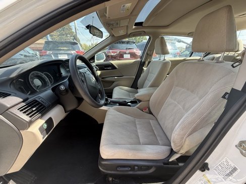 Used 2015 Honda Accord EX image 9