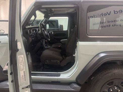 Used 2023 Jeep Wrangler Sport image 10