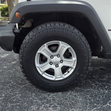 Used 2009 Jeep Wrangler X image 27
