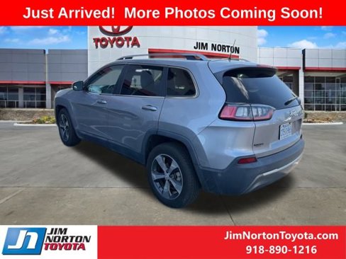 Used 2019 Jeep Cherokee Limited w/ Technology Group image 5