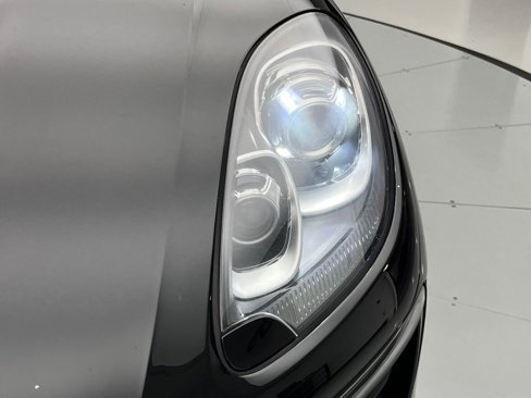 Used 2018 Porsche Macan S image 48