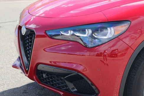 Used 2024 Alfa Romeo Stelvio Sprint image 11