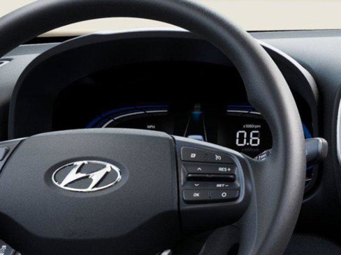 New 2025 Hyundai Venue SE image 14