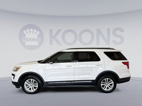 Used 2018 Ford Explorer XLT w/ Equipment Group 202A image 2