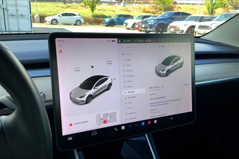 Used 2020 Tesla Model 3 Standard Range image 19