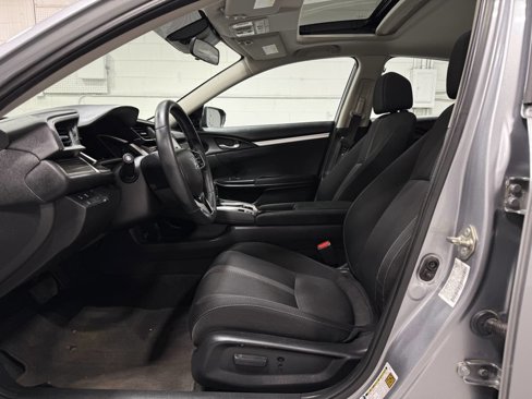 Used 2019 Honda Civic EX image 9