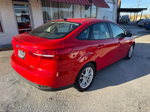 Used 2015 Ford Focus SE image 4