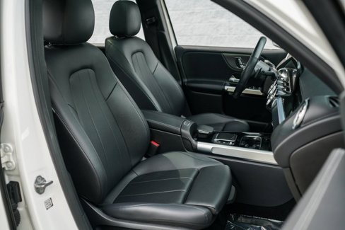 Used 2021 Mercedes-Benz GLB 250 w/ Premium Package image 24