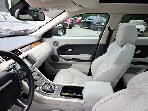 Used 2015 Land Rover Range Rover Evoque Prestige image 30