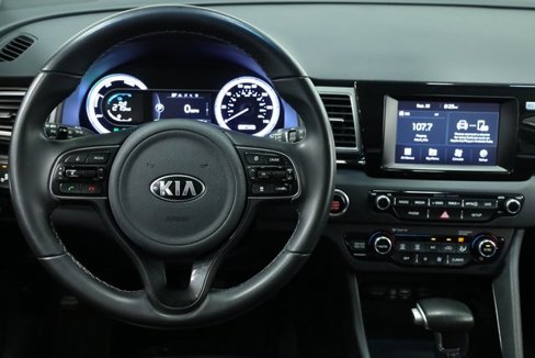 Used 2017 Kia Niro EX image 10